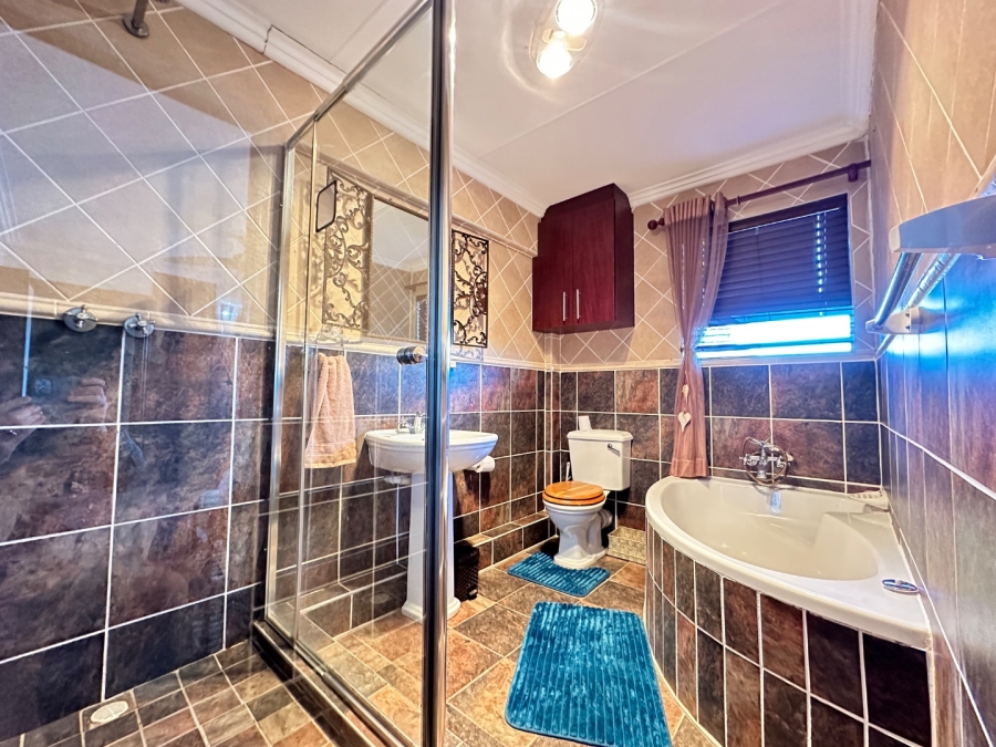 3 Bedroom Property for Sale in Fonteine Park Western Cape